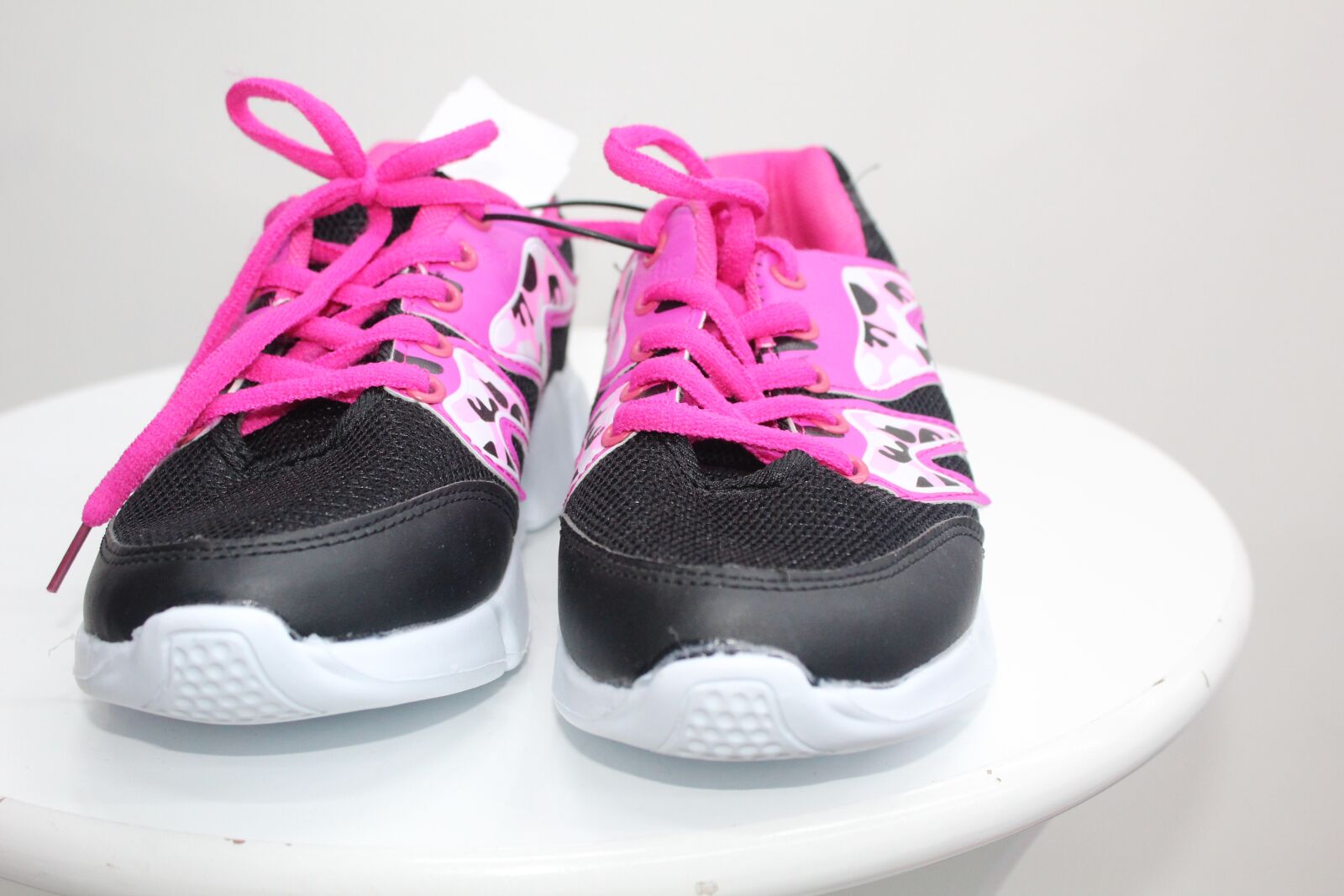 Canon EOS 4000D (EOS Rebel T100 / EOS 3000D) sample photo. Shoes, ladies shoes, footwear photography