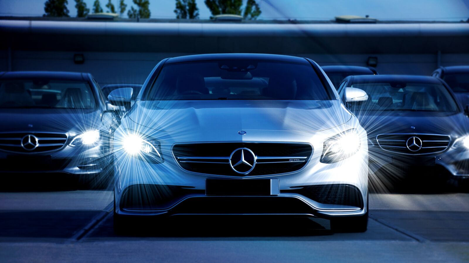 Sony Alpha NEX-5N + Sony E 55-210mm F4.5-6.3 OSS sample photo. Car, mercedes, transport photography