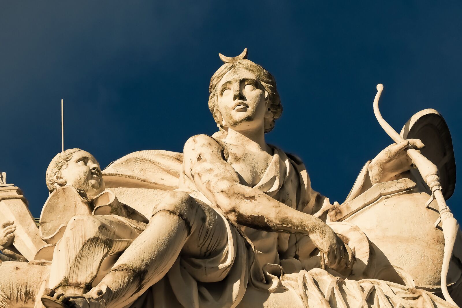 Olympus OM-D E-M10 sample photo. Statue, relief, sculpture photography