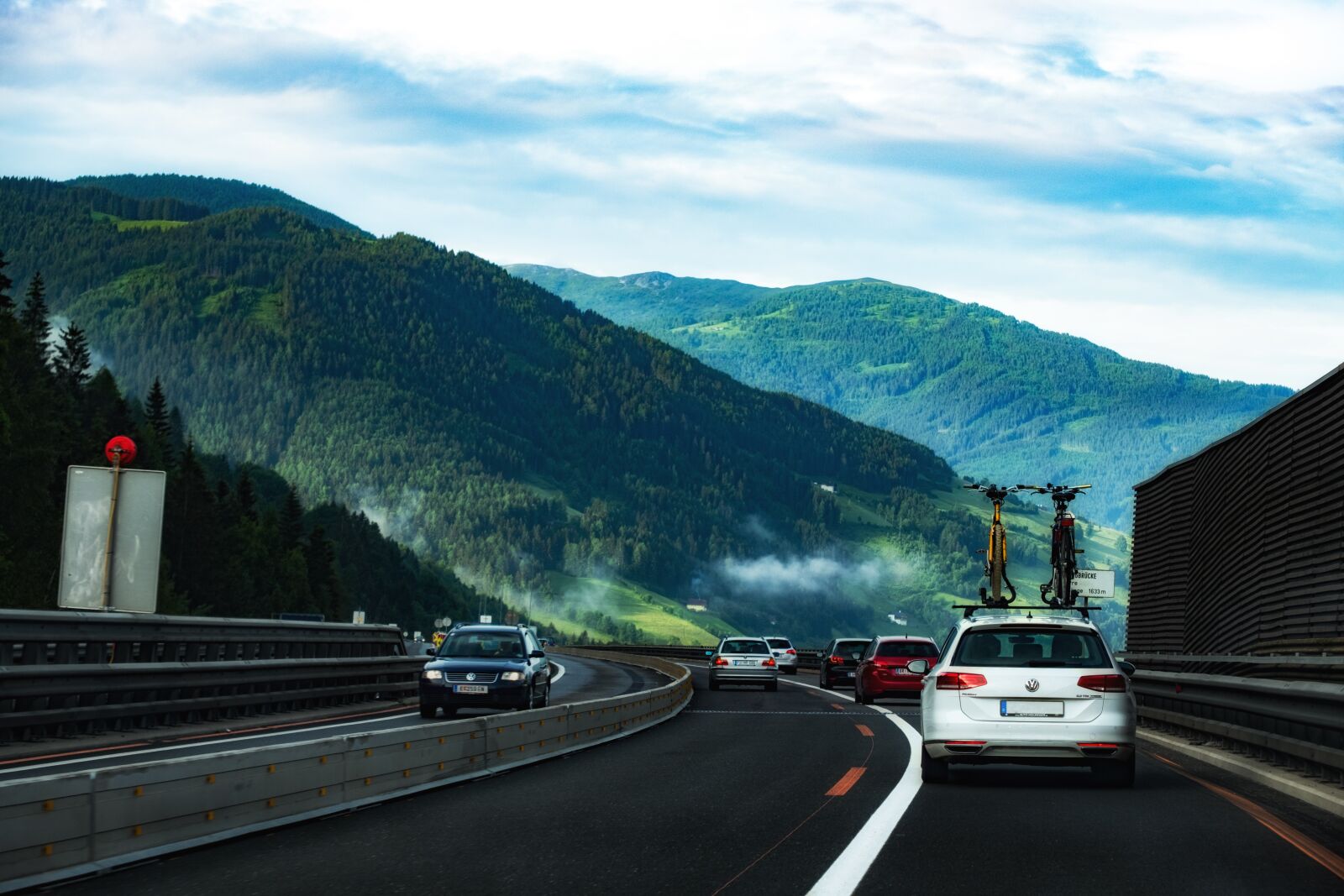 Fujifilm X-T2 + Fujifilm XF 55-200mm F3.5-4.8 R LM OIS sample photo. Road, highway, auto photography
