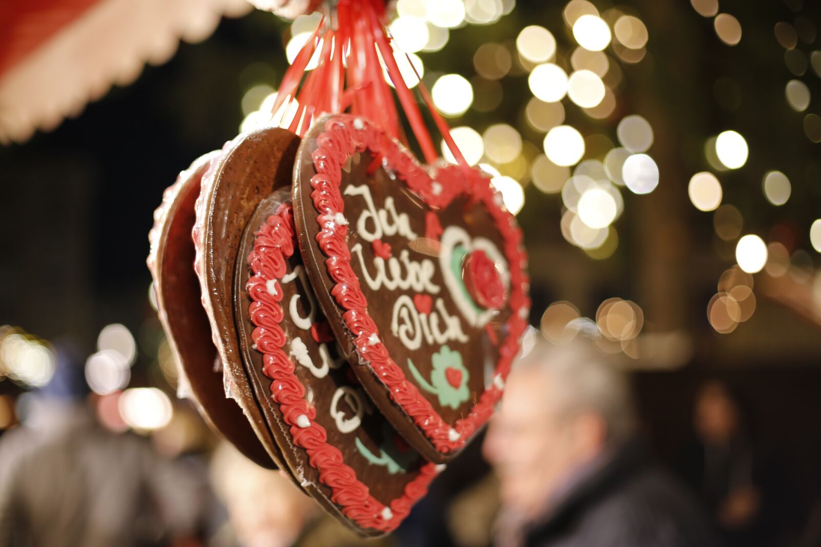 Canon EF 50mm F1.4 USM sample photo. Gingerbread, gingerbread heart, year photography
