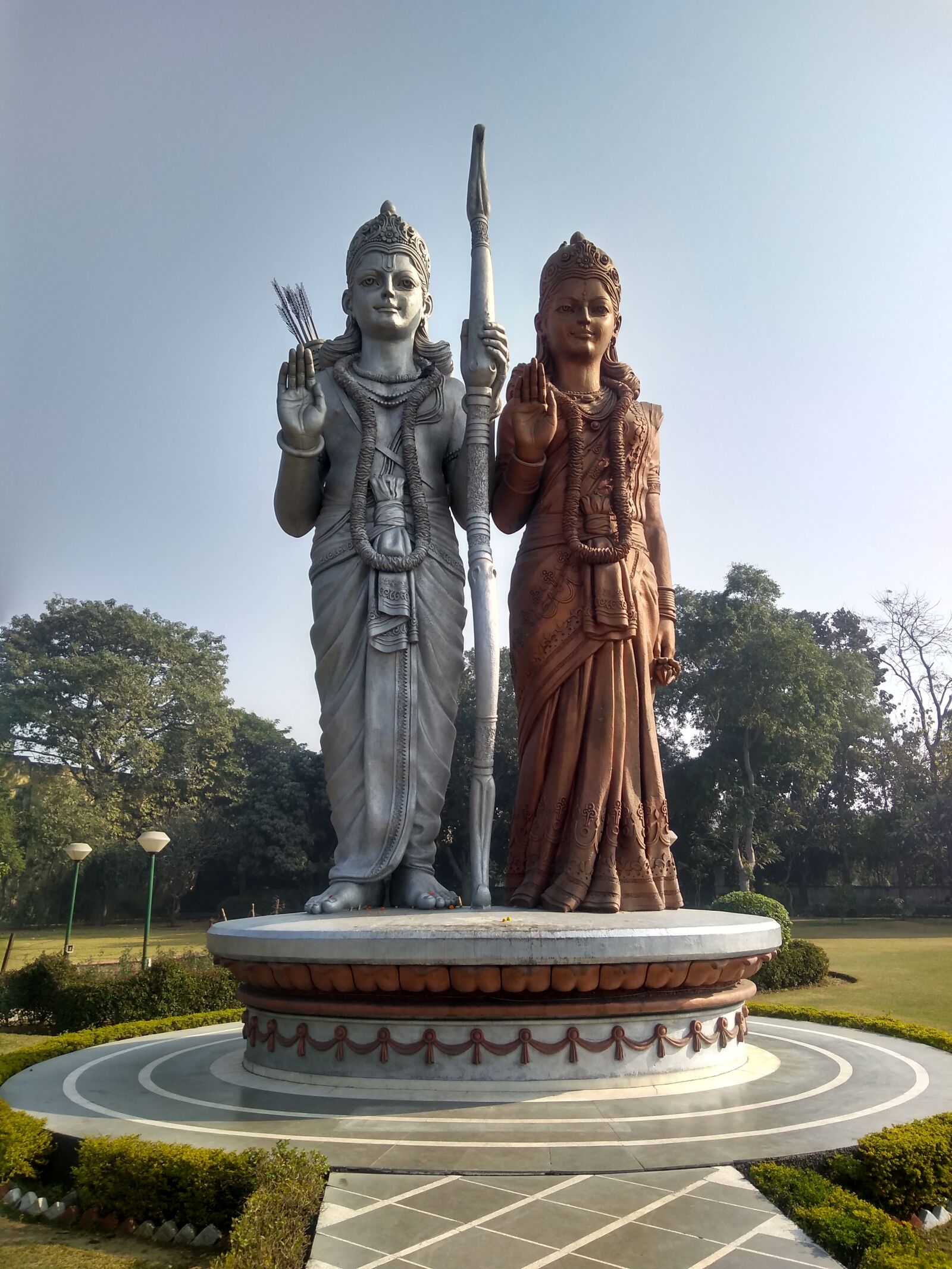 Motorola Moto G (5S) Plus sample photo. Statue, sculpture, travel photography