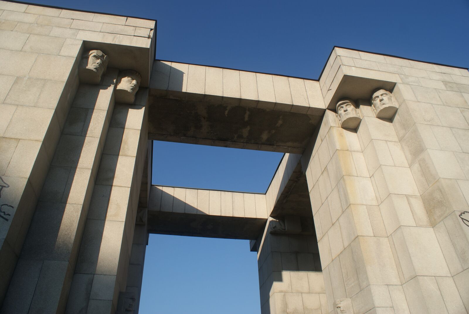 Sony Alpha DSLR-A300 sample photo. The monument at the photography