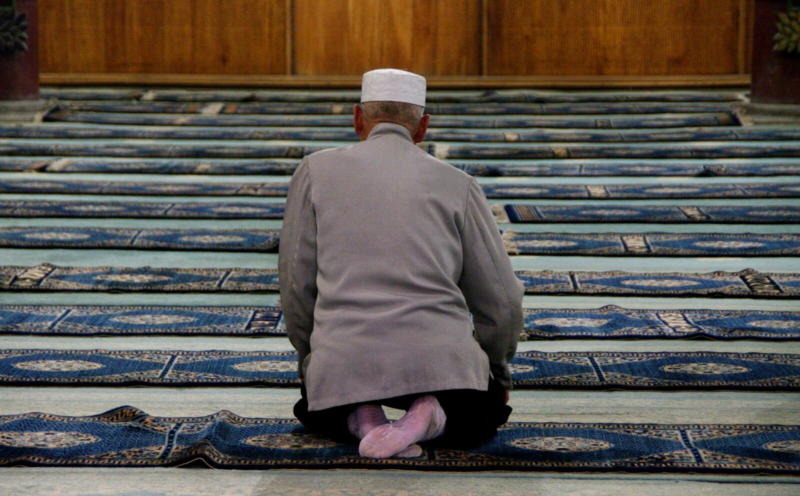 Pentax K20D sample photo. Pray, mosque, islam photography