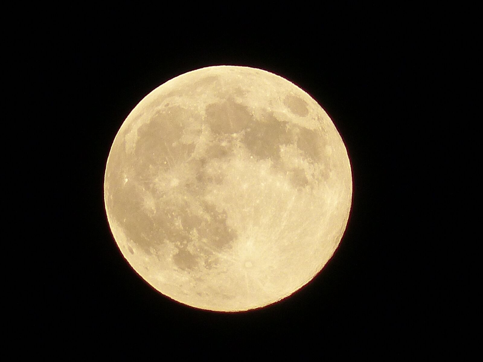 Panasonic Lumix DMC-FZ200 sample photo. Luna, satellite, full moon photography