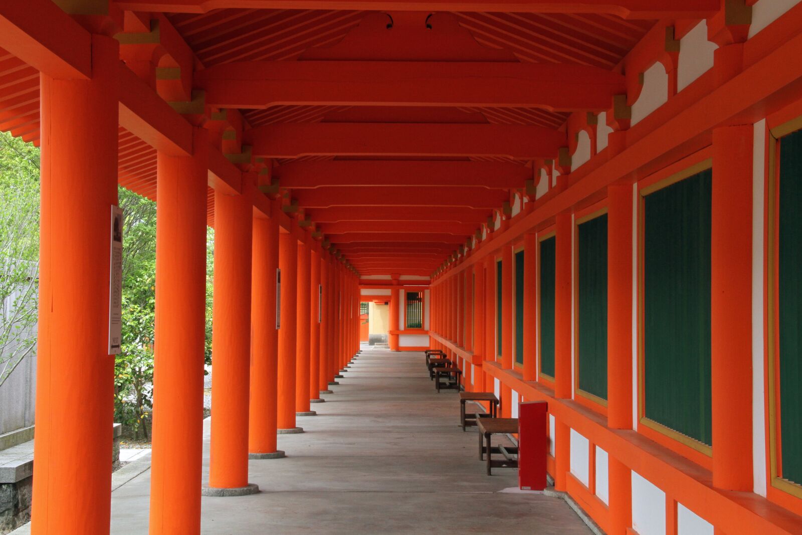 Canon EOS 7D sample photo. Aisle, columns, orange photography