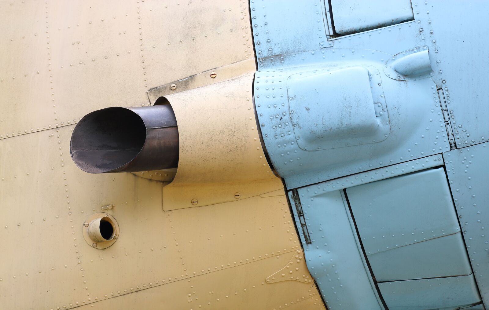 Canon EOS 750D (EOS Rebel T6i / EOS Kiss X8i) sample photo. Exhaust, radial, engine photography