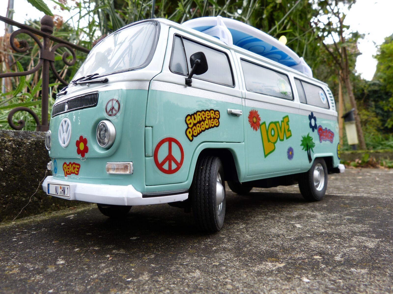 Panasonic Lumix DMC-FZ150 sample photo. Vw bus, vw model photography