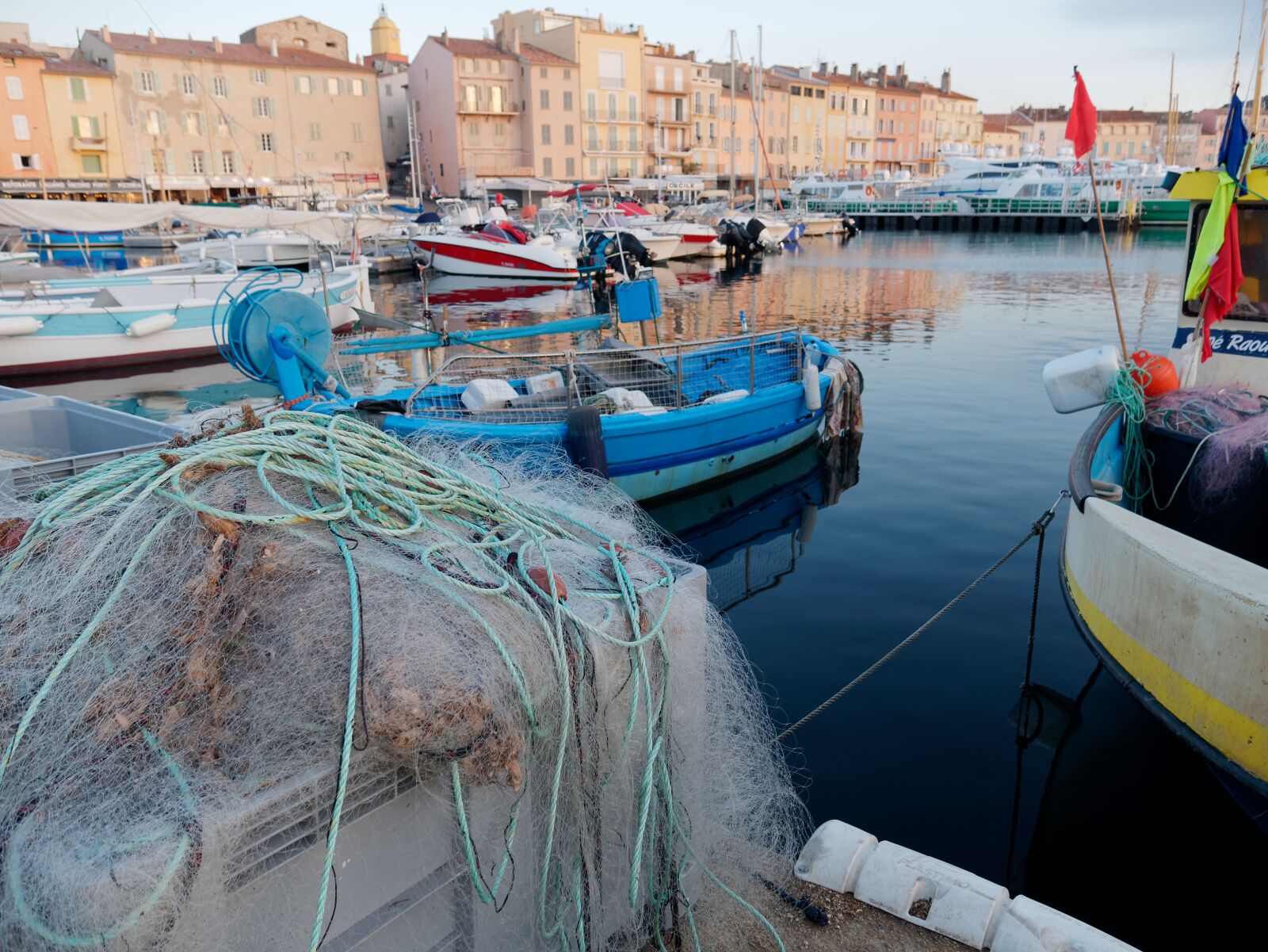 Panasonic Lumix DMC-GX85 (Lumix DMC-GX80 / Lumix DMC-GX7 Mark II) sample photo. Boat, body of water photography