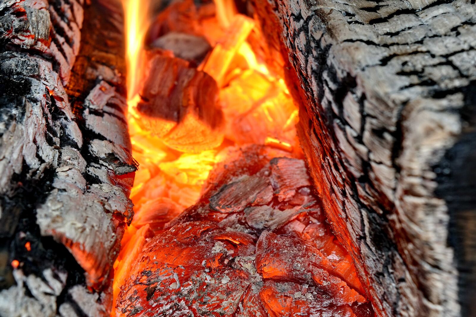 Nikon D5500 sample photo. Fire, flames, heat, smoke photography