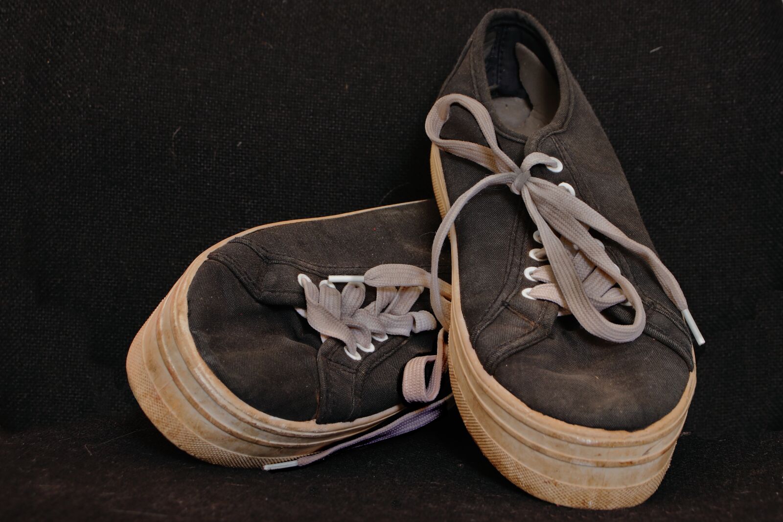 Canon EF-S 18-55mm F4-5.6 IS STM sample photo. Sneakers, shoes, fashion photography