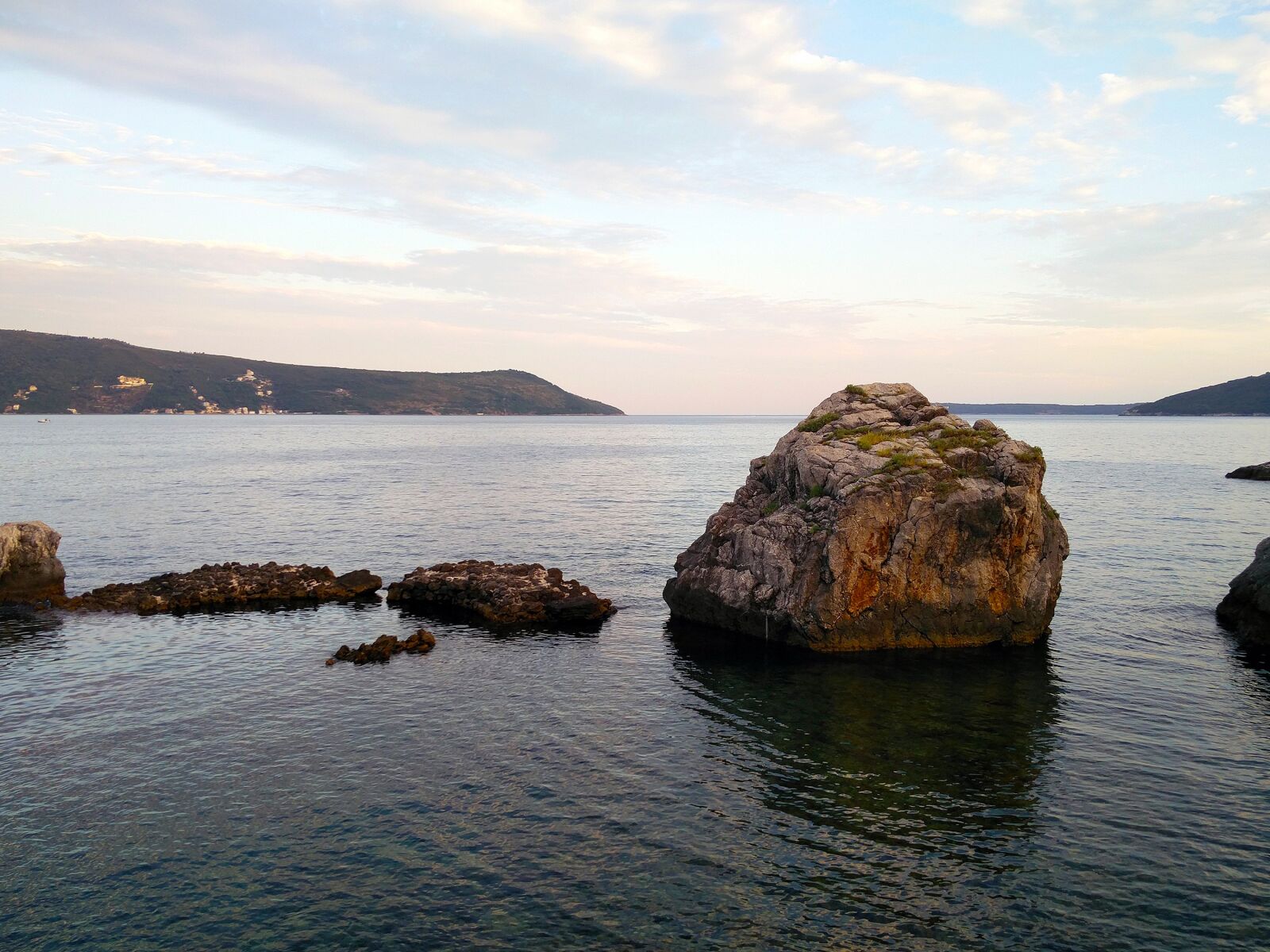 OnePlus 2 sample photo. Rocks, stones, beach photography