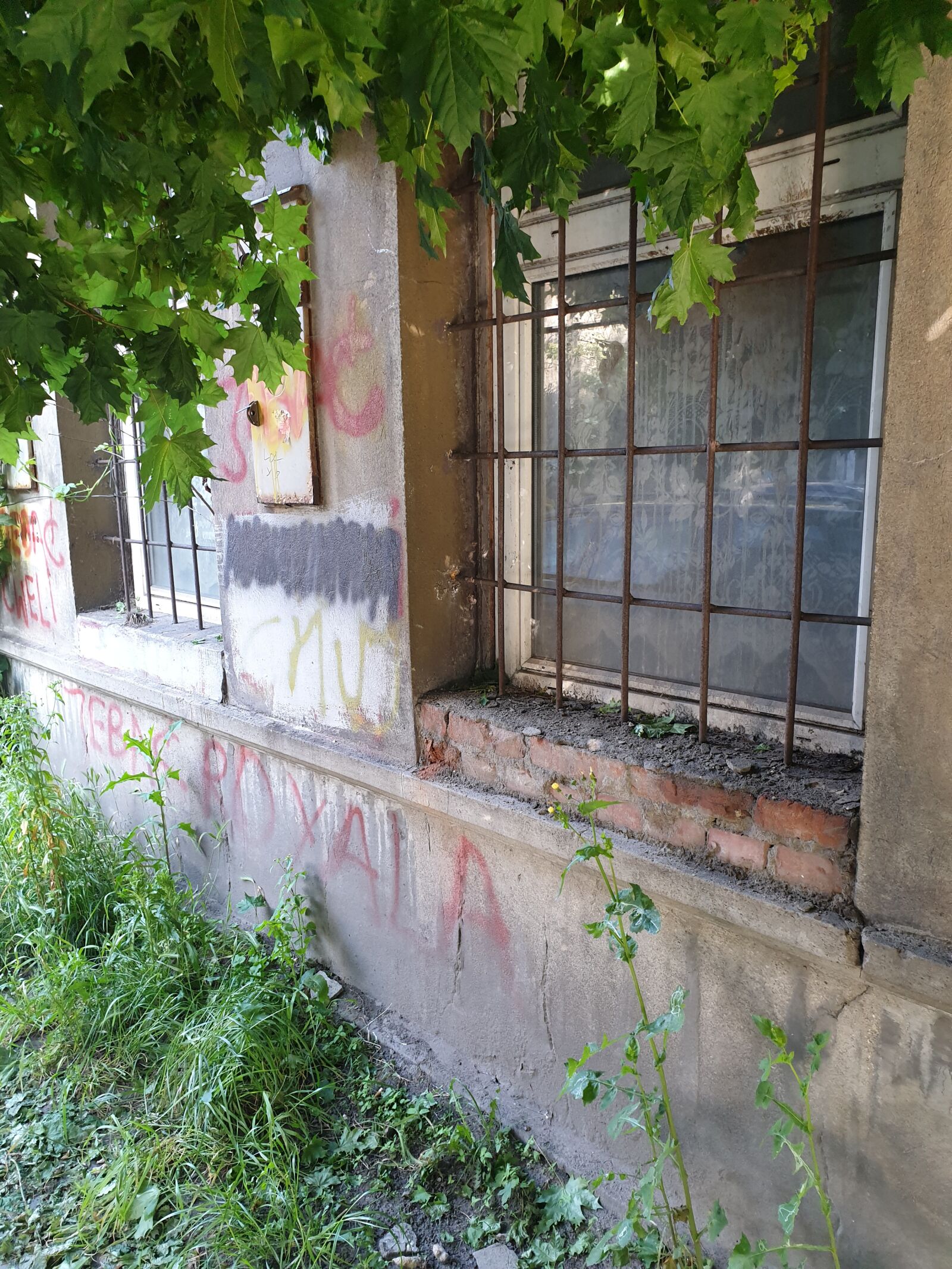 Samsung Galaxy S9 sample photo. City, street, old house photography