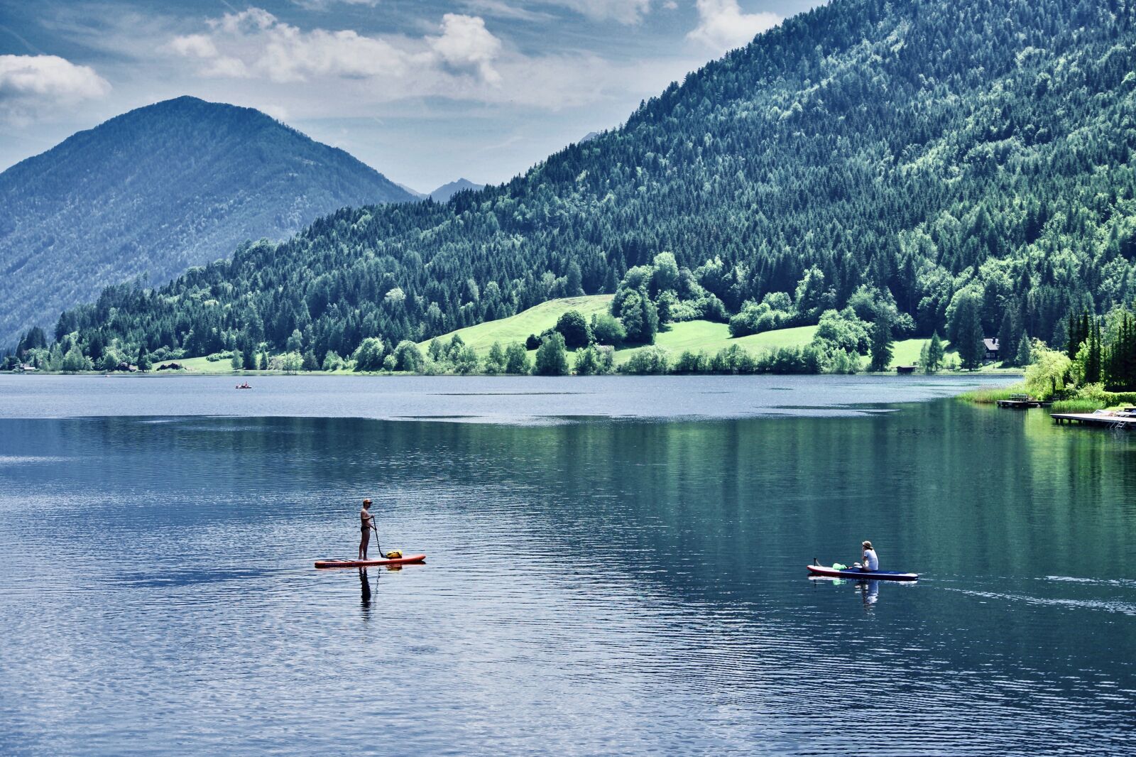 Sony a6500 sample photo. Lake, tranquility, paddlers photography