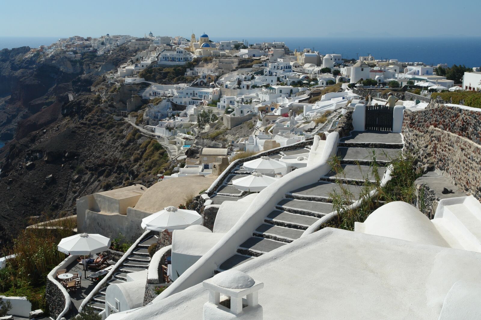 Sony DSC-R1 sample photo. Santorini, perivolas, accomodation photography