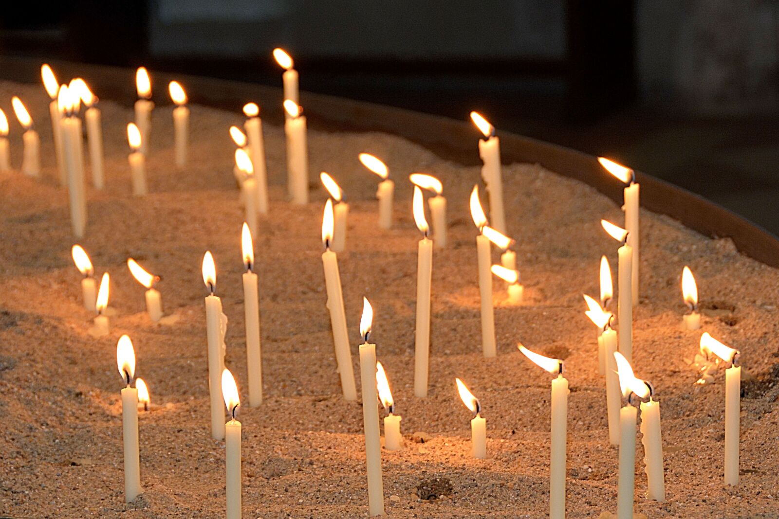 Nikon D7100 sample photo. Memorial candles, candle, church photography