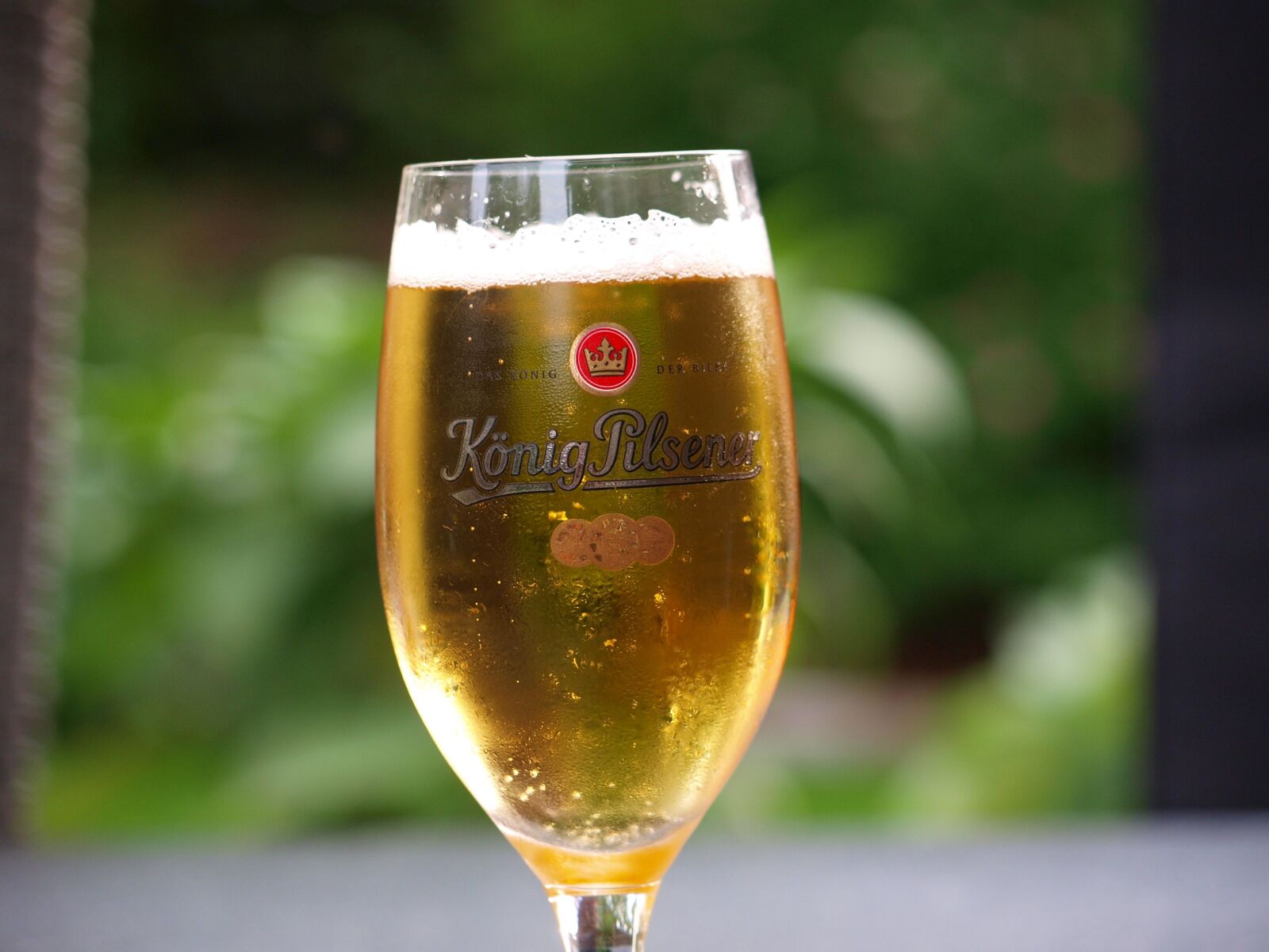 Olympus E-420 (EVOLT E-420) sample photo. Beer, pils, gentlemen's evening photography
