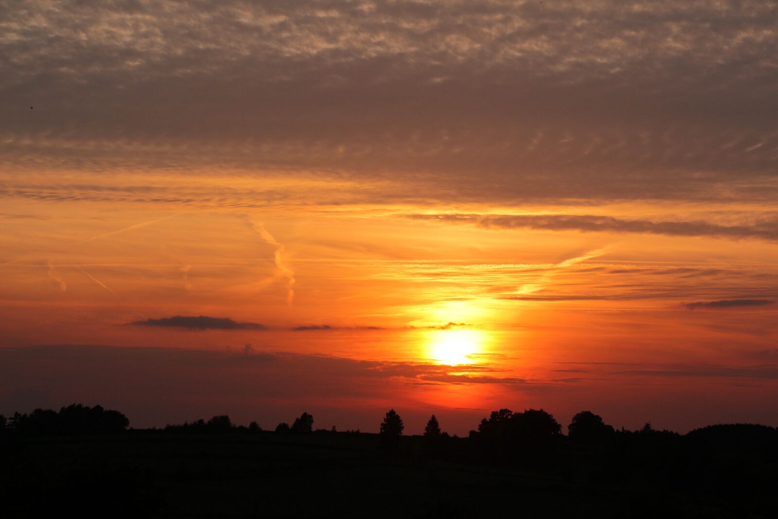Canon EOS 650D (EOS Rebel T4i / EOS Kiss X6i) sample photo. Sunset, sun, clouds photography