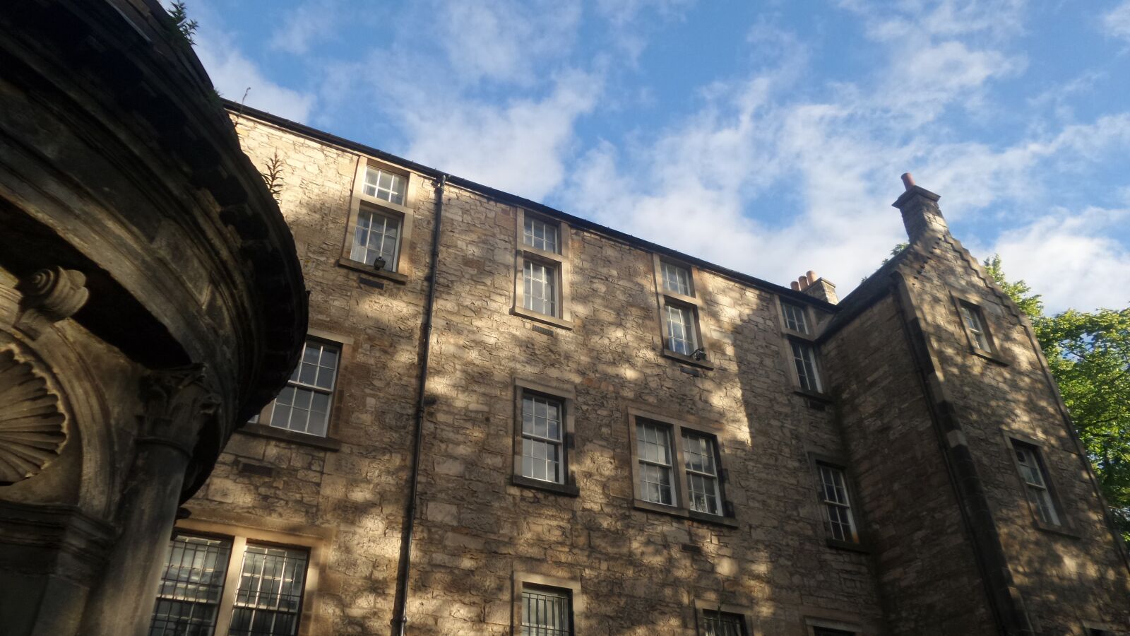 Samsung Galaxy K Zoom sample photo. Greyfriars, old, architecture photography
