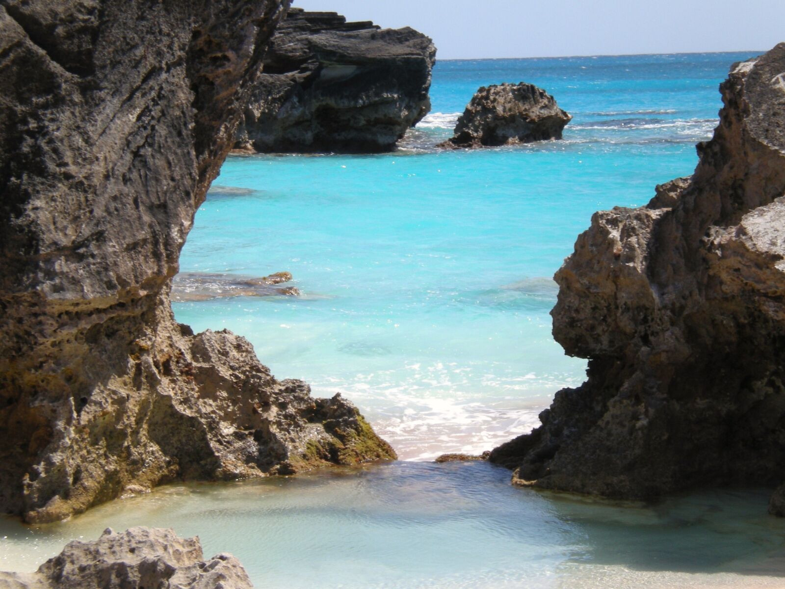 Nikon COOLPIX L14 sample photo. Bermuda, ocean, scenic photography