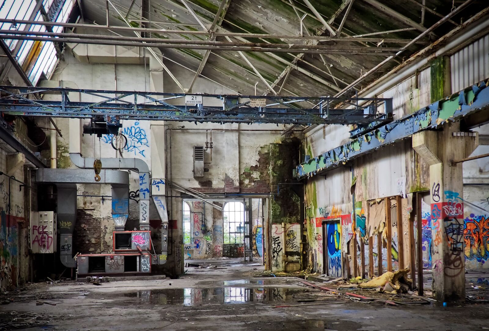 Olympus OM-D E-M10 sample photo. Lost places, rooms, abandoned photography