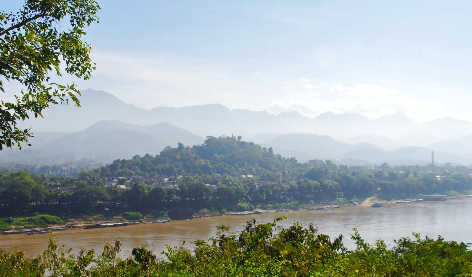 Pentax K-5 sample photo. Laos, luang prabang, dampness photography