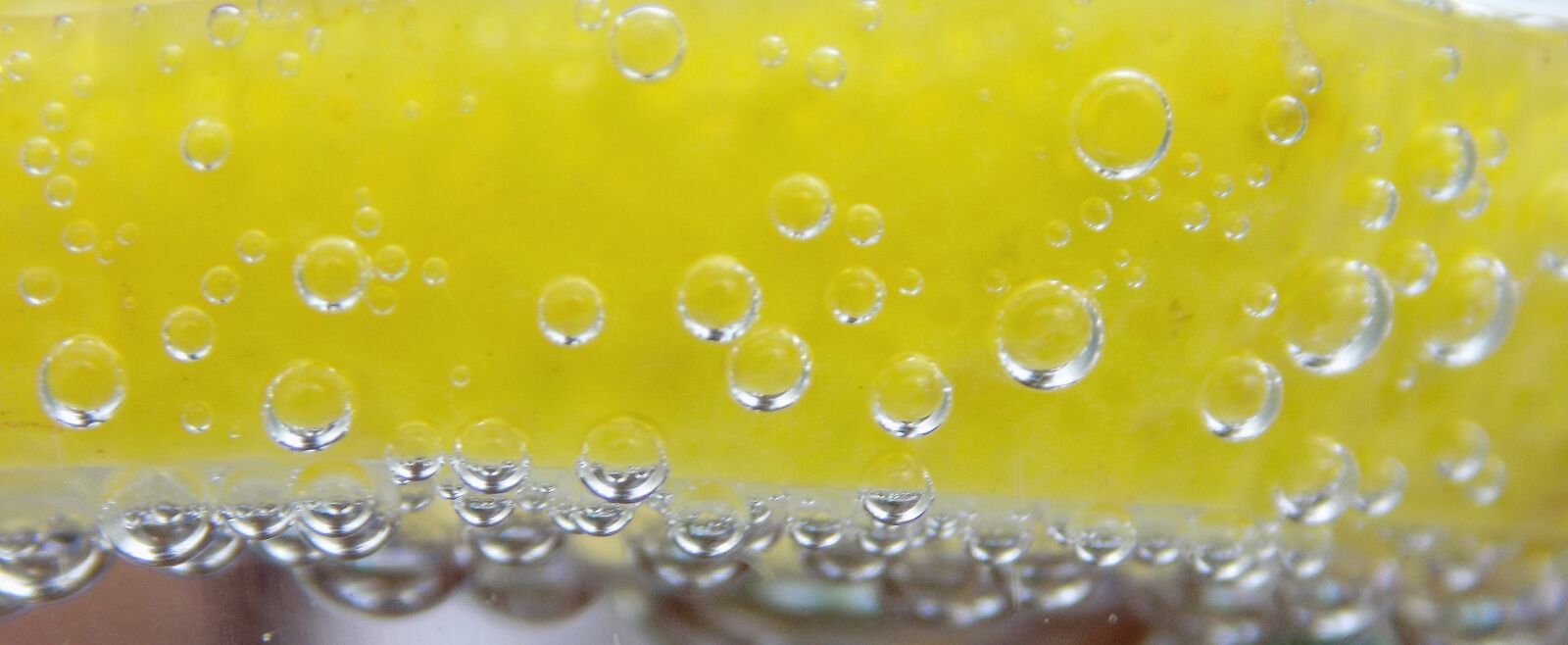 Nikon COOLPIX L340 sample photo. Lemon, bubbles, cold drink photography