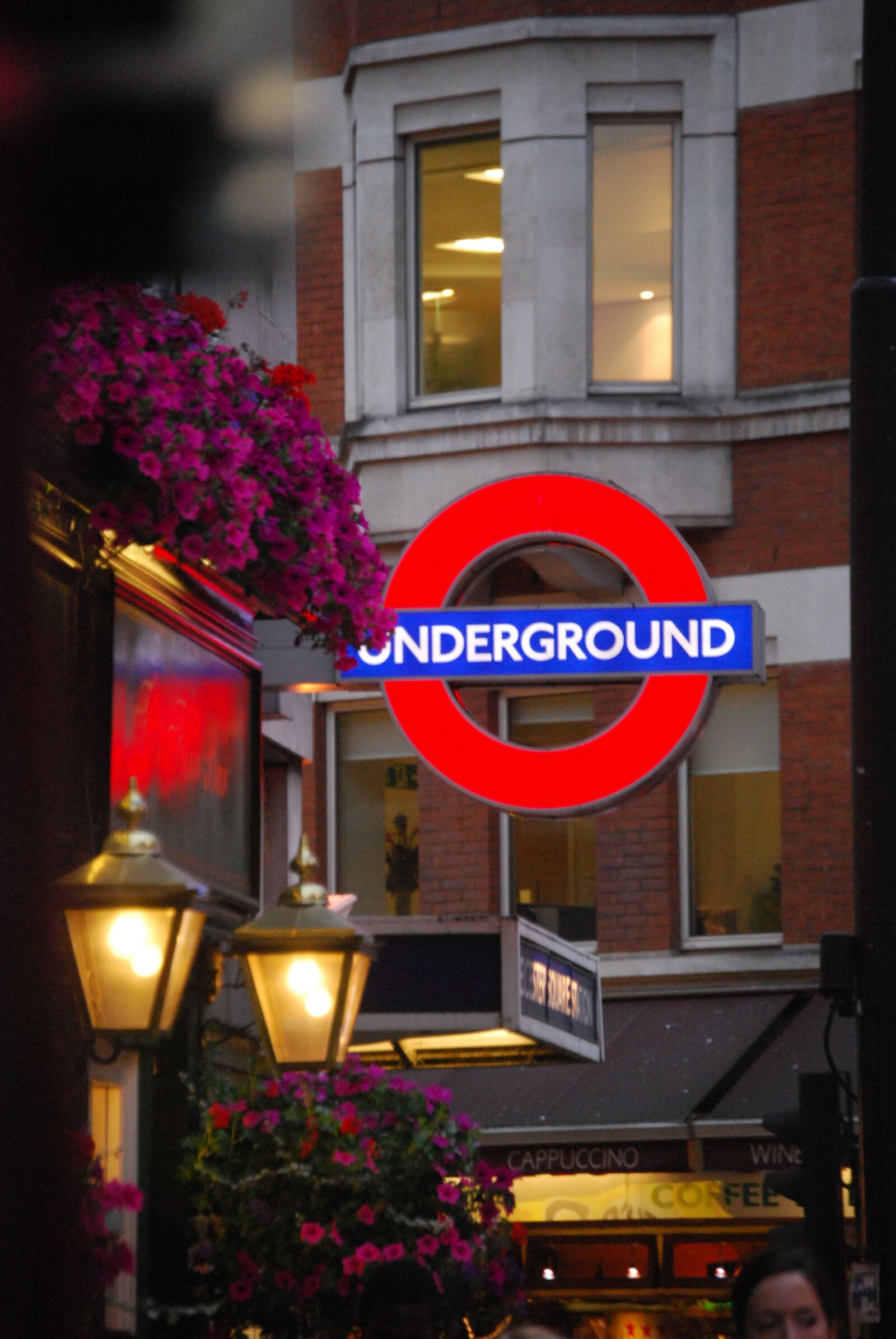 Nikon D40X sample photo. London, night, sign, underground photography