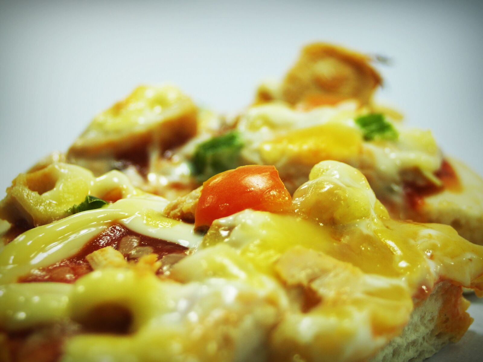 Olympus E-300 (EVOLT E-300) sample photo. Pizza, slice, pepperoni photography