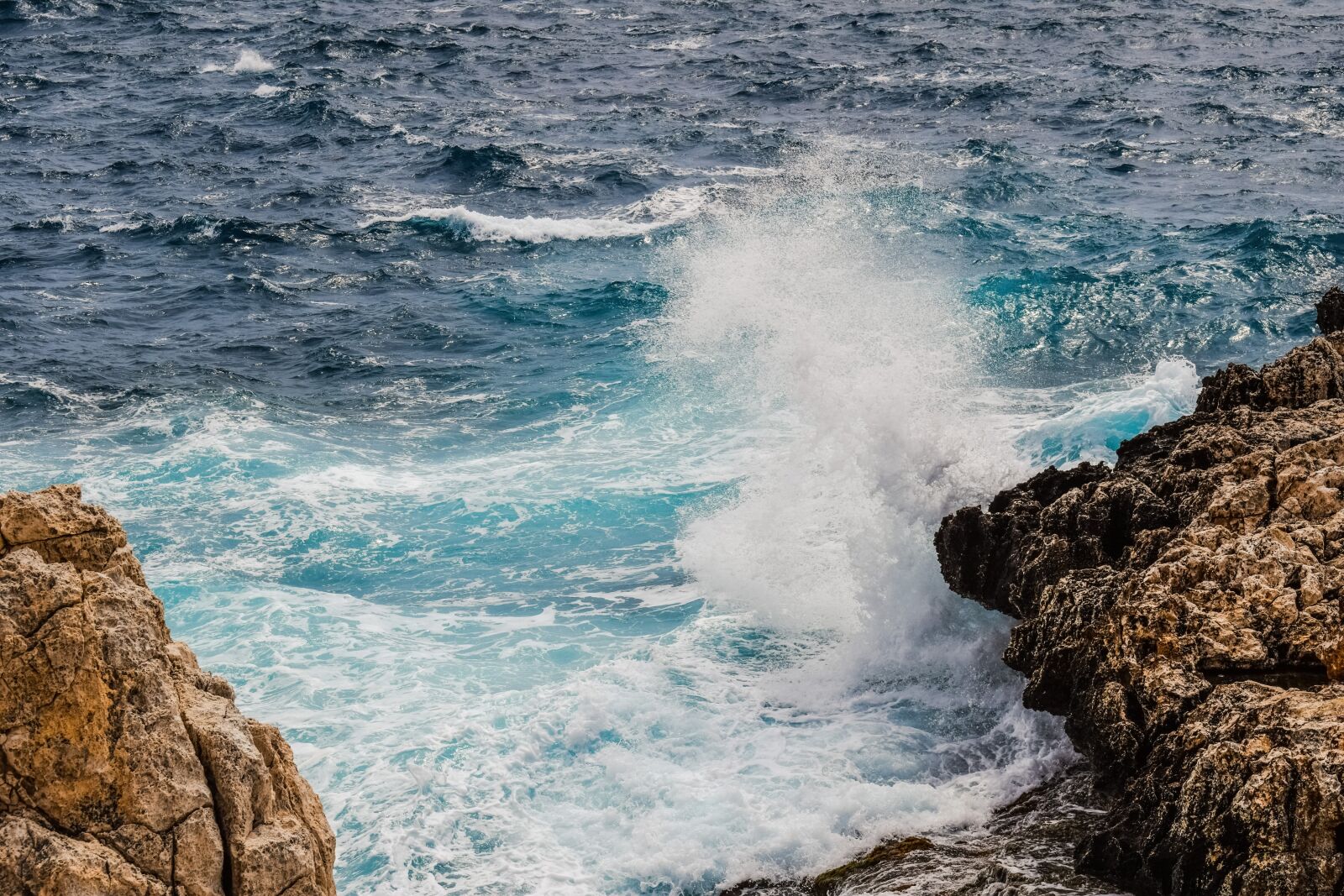 Nikon D3300 sample photo. Wave, smashing, rocky coast photography