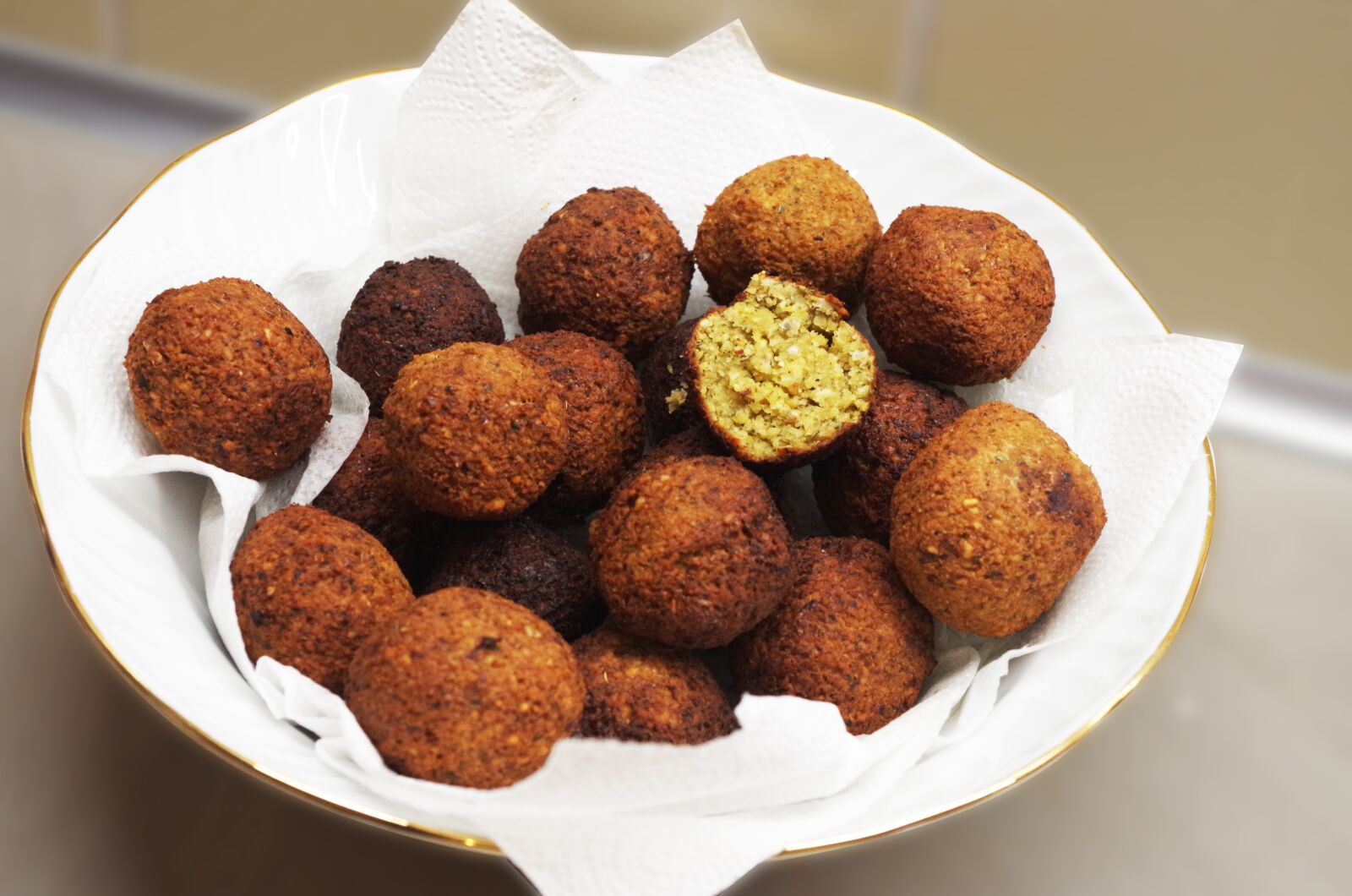 Pentax K-500 sample photo. Falafel, middle east, chickpeas photography