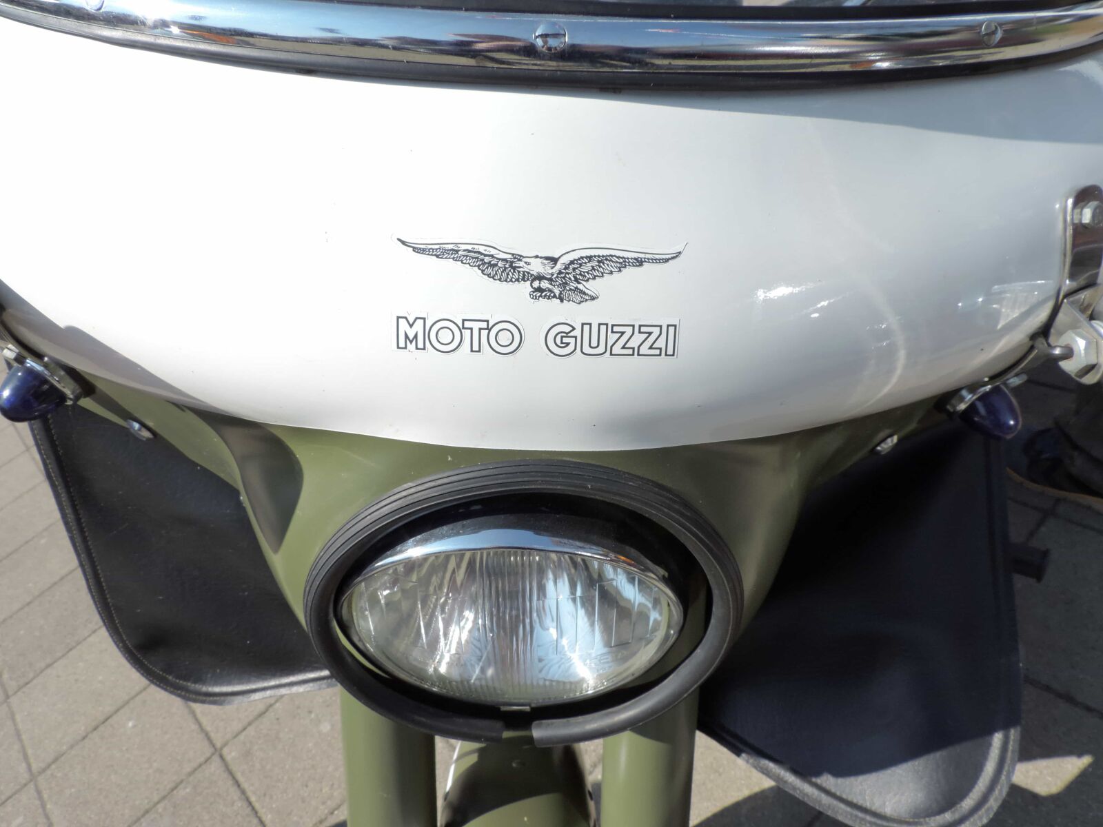 Nikon Coolpix P520 sample photo. Eagle, headlight, motorcycle, sign photography