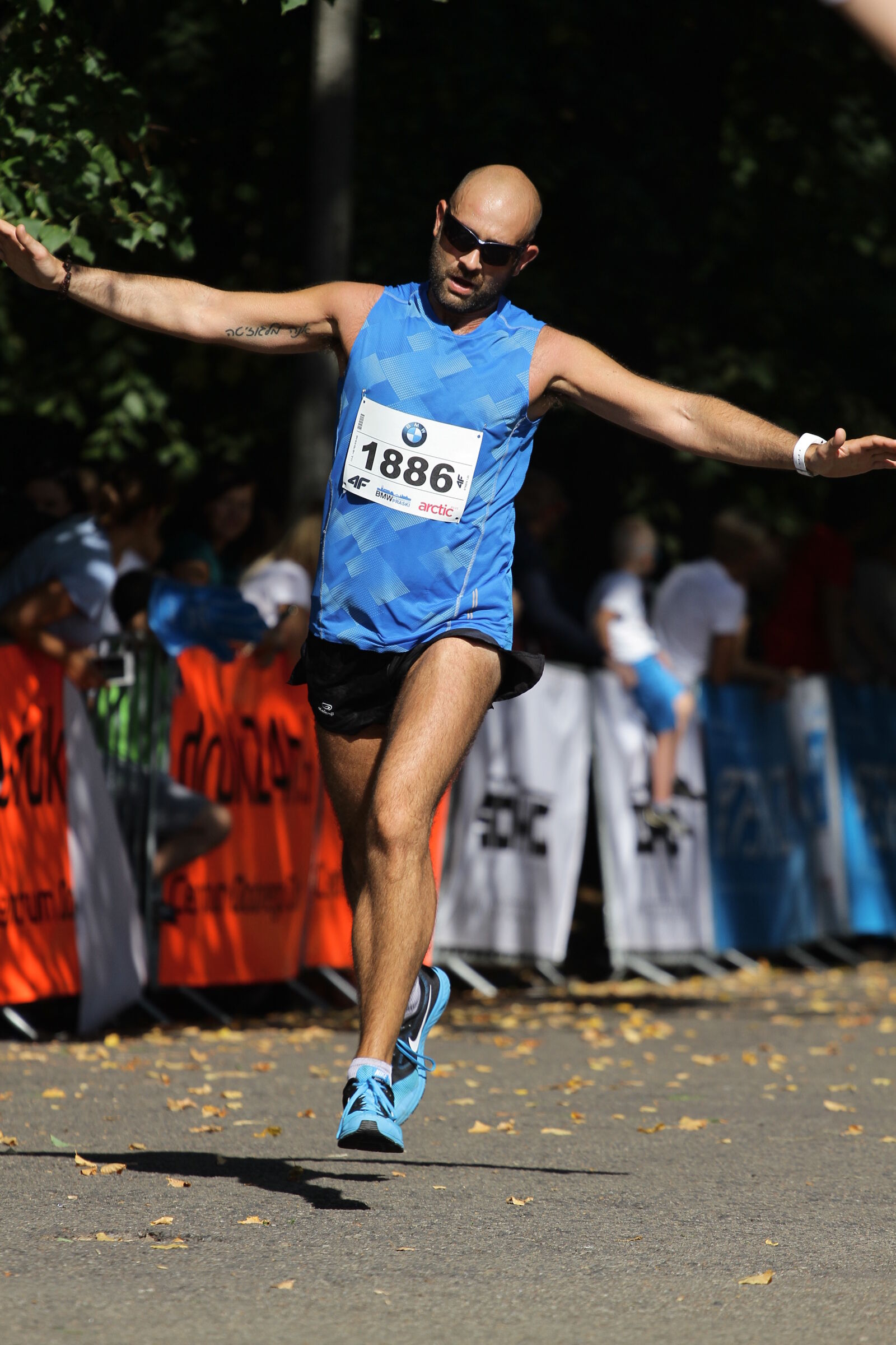 Canon EF 70-200mm F4L USM sample photo. Young, man, running photography