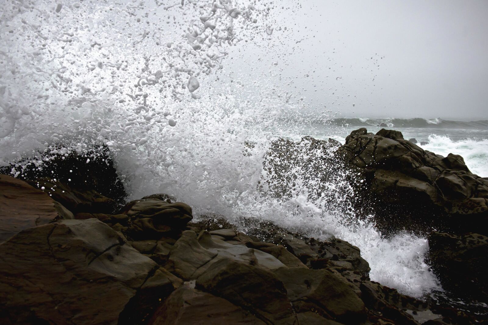 Nikon D600 sample photo. Rocks, wave, splash, water photography