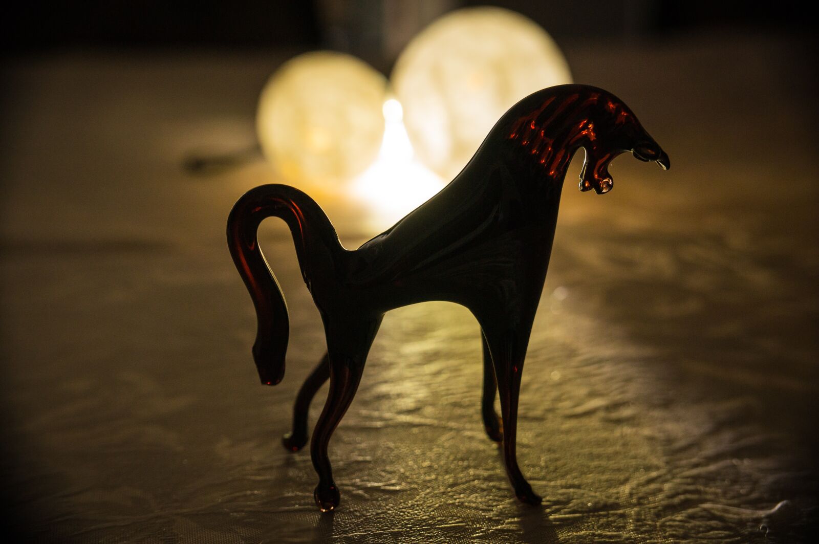 Sony DT 18-135mm F3.5-5.6 SAM sample photo. Horse, glass figurines, macro photography