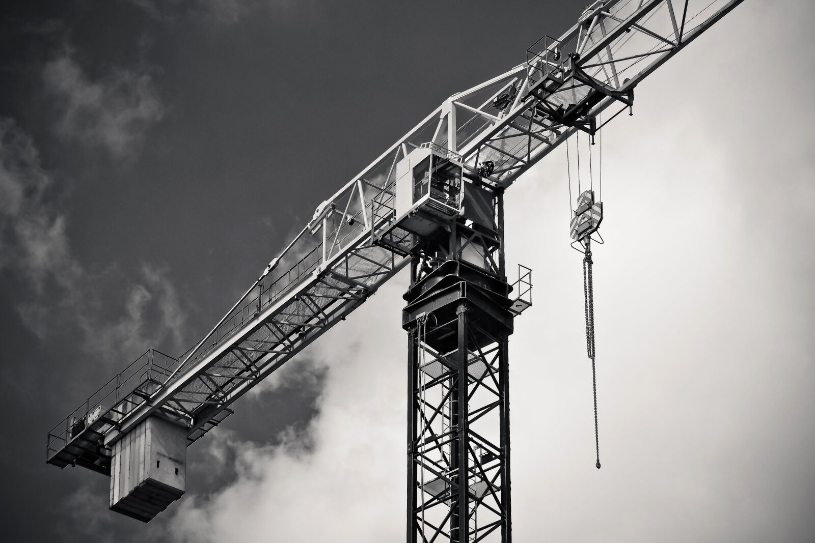 Olympus OM-D E-M10 sample photo. Industry, crane, machine photography