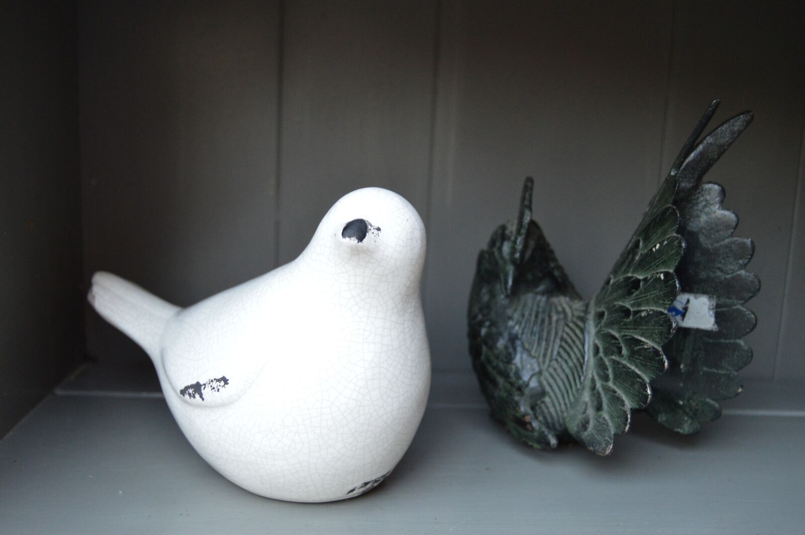 Nikon D3200 sample photo. Farmhouse, ceramic birds, antique photography