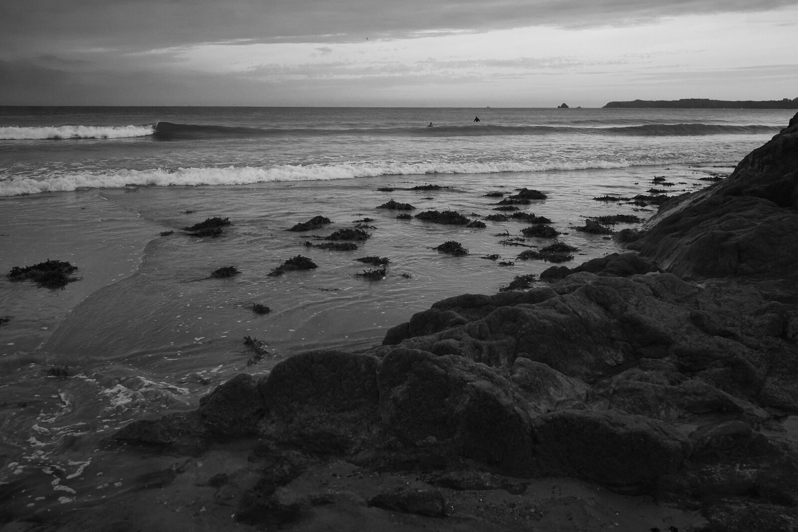 Sony E 20mm F2.8 sample photo. Sea, beach, saint malo photography