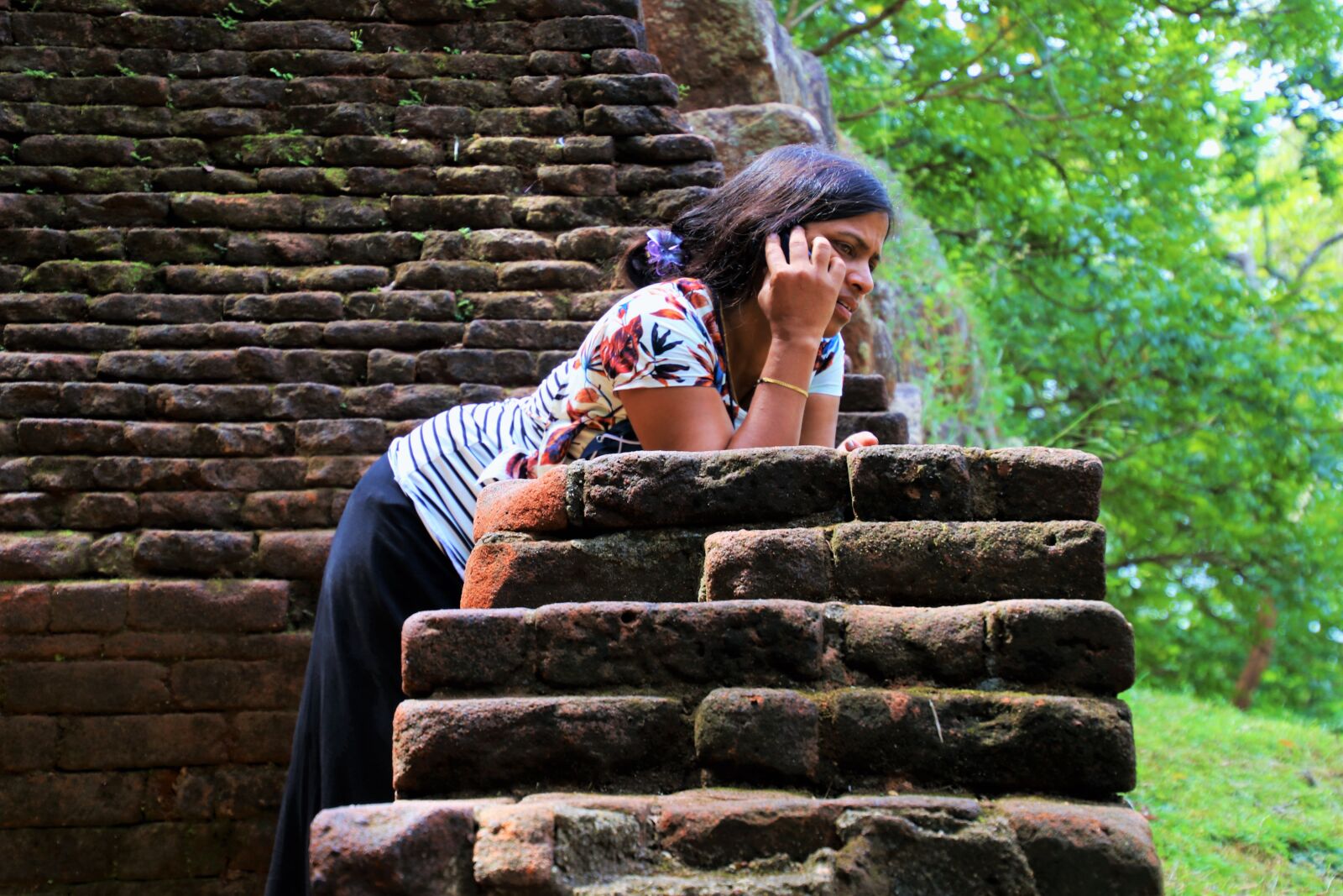 Canon EOS 80D sample photo. Stairs, at the court photography