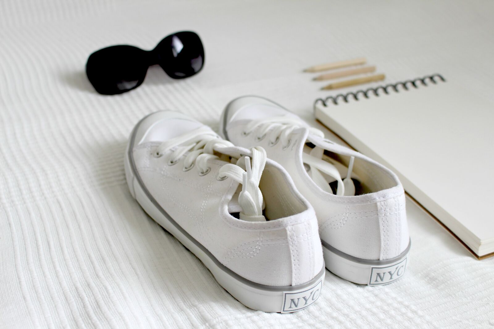 Canon EOS 700D (EOS Rebel T5i / EOS Kiss X7i) sample photo. Shoes, pack, holidays photography