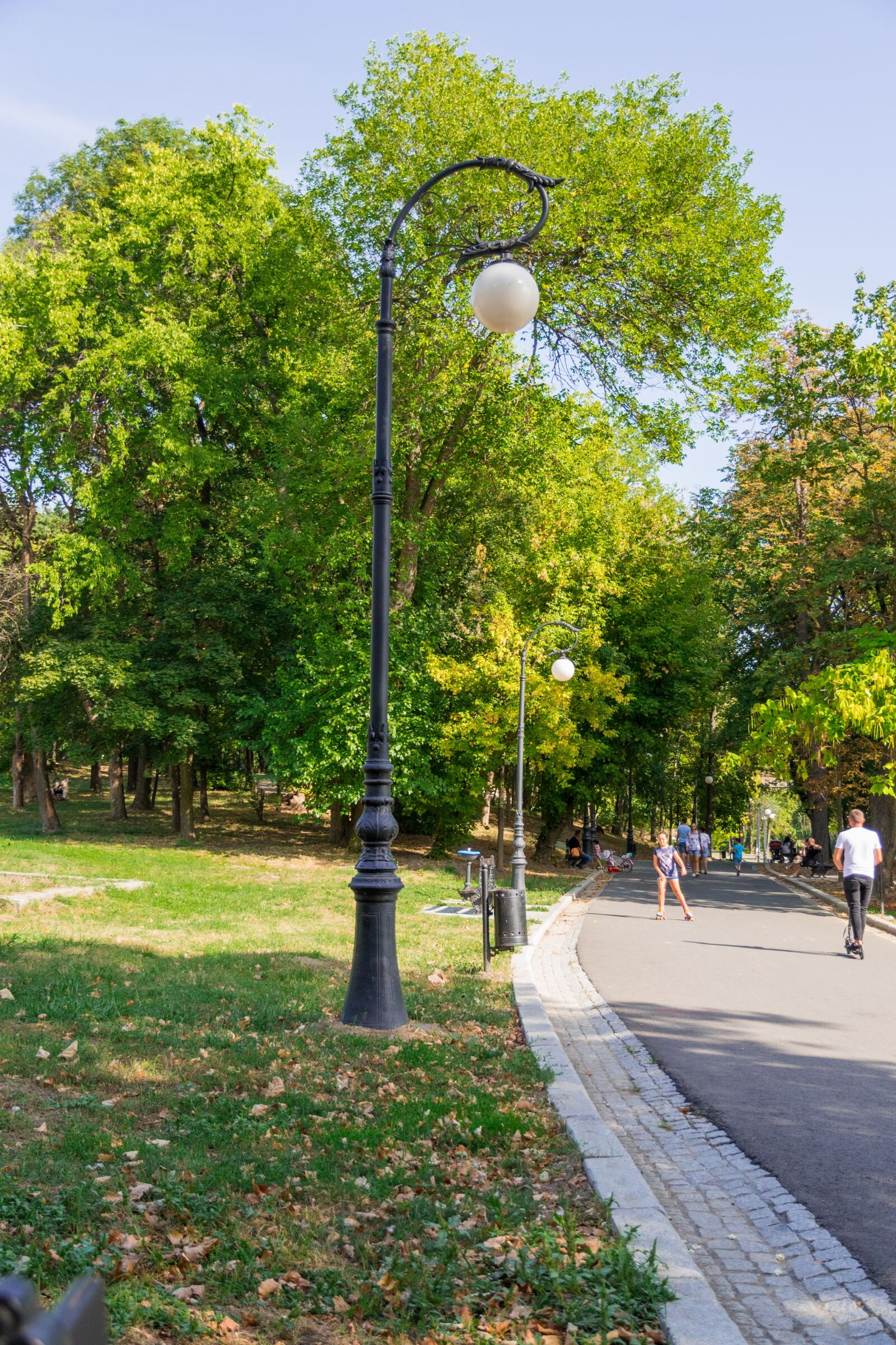 Nikon D750 sample photo. Park, lamppost, time photography