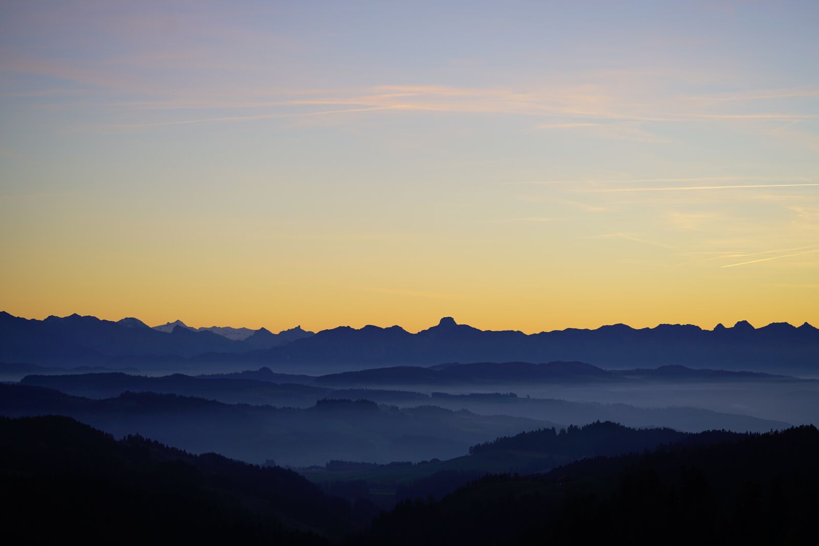 Sony a7R II + Sony FE 90mm F2.8 Macro G OSS sample photo. Stockhorn, nebellandschaft, bernese alps photography