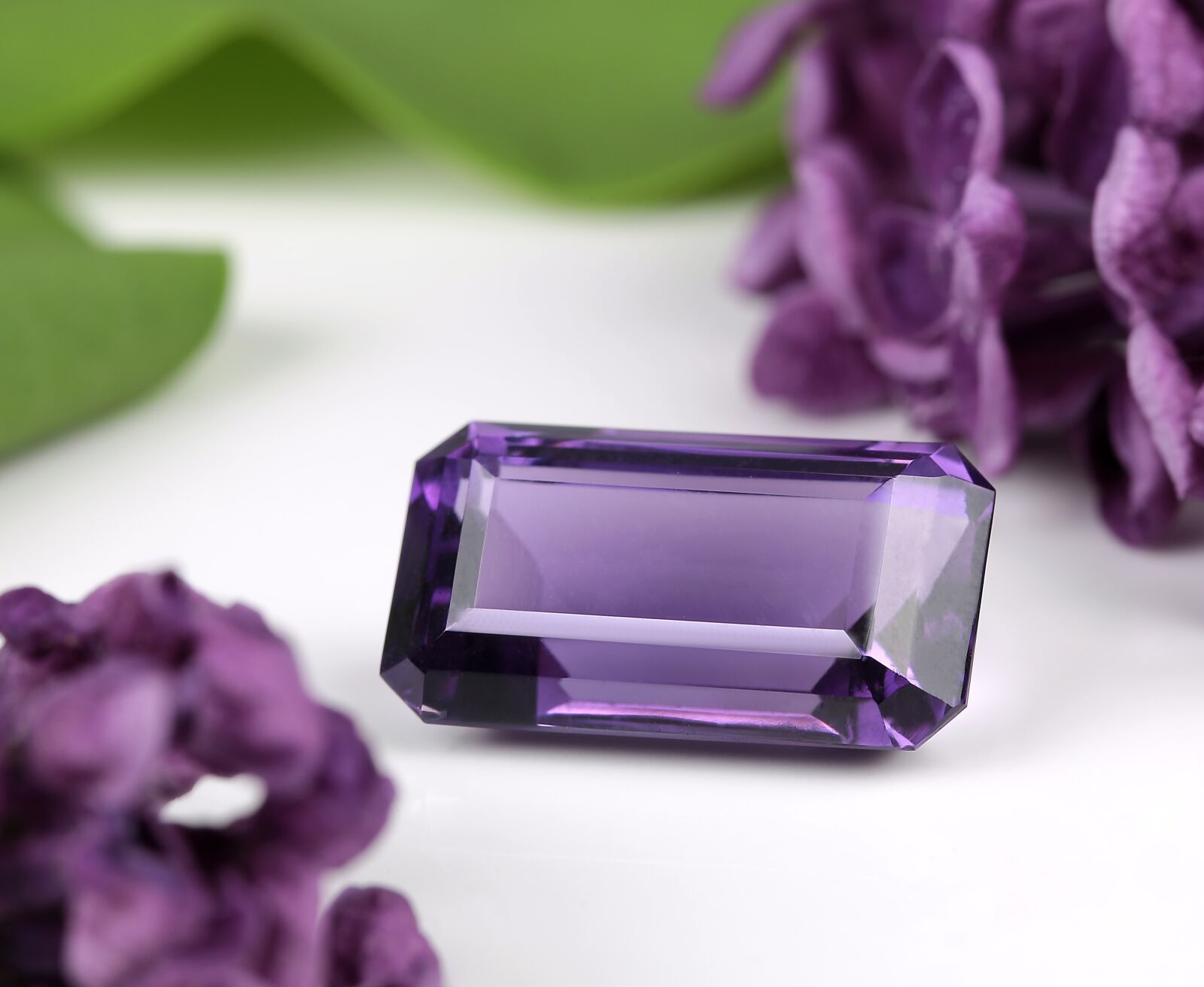 Canon EF 100mm F2.8L Macro IS USM sample photo. Gem, octagon, purple photography