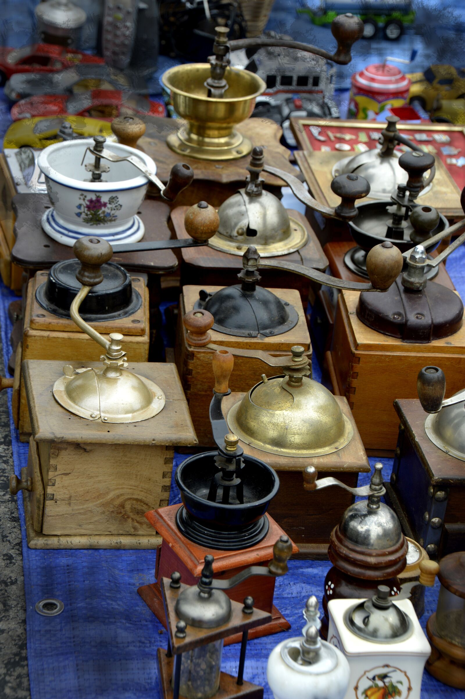 Nikon D3200 sample photo. Flea market, empty attic photography
