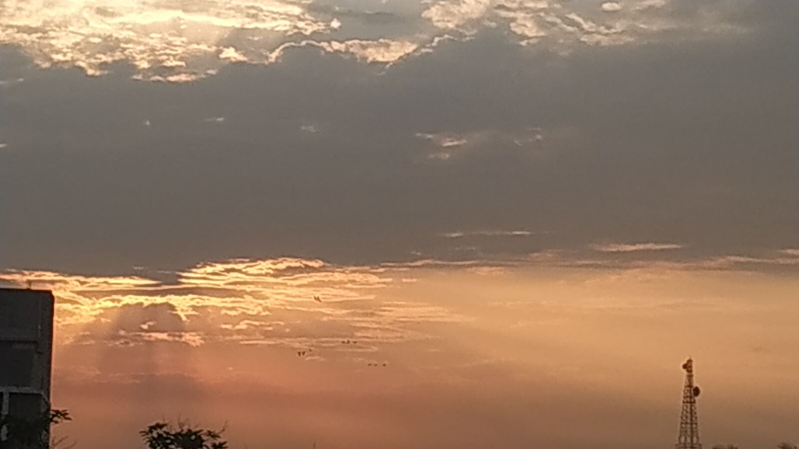 Xiaomi Redmi Note 6 Pro sample photo. Sunset, cloudy, nature photography