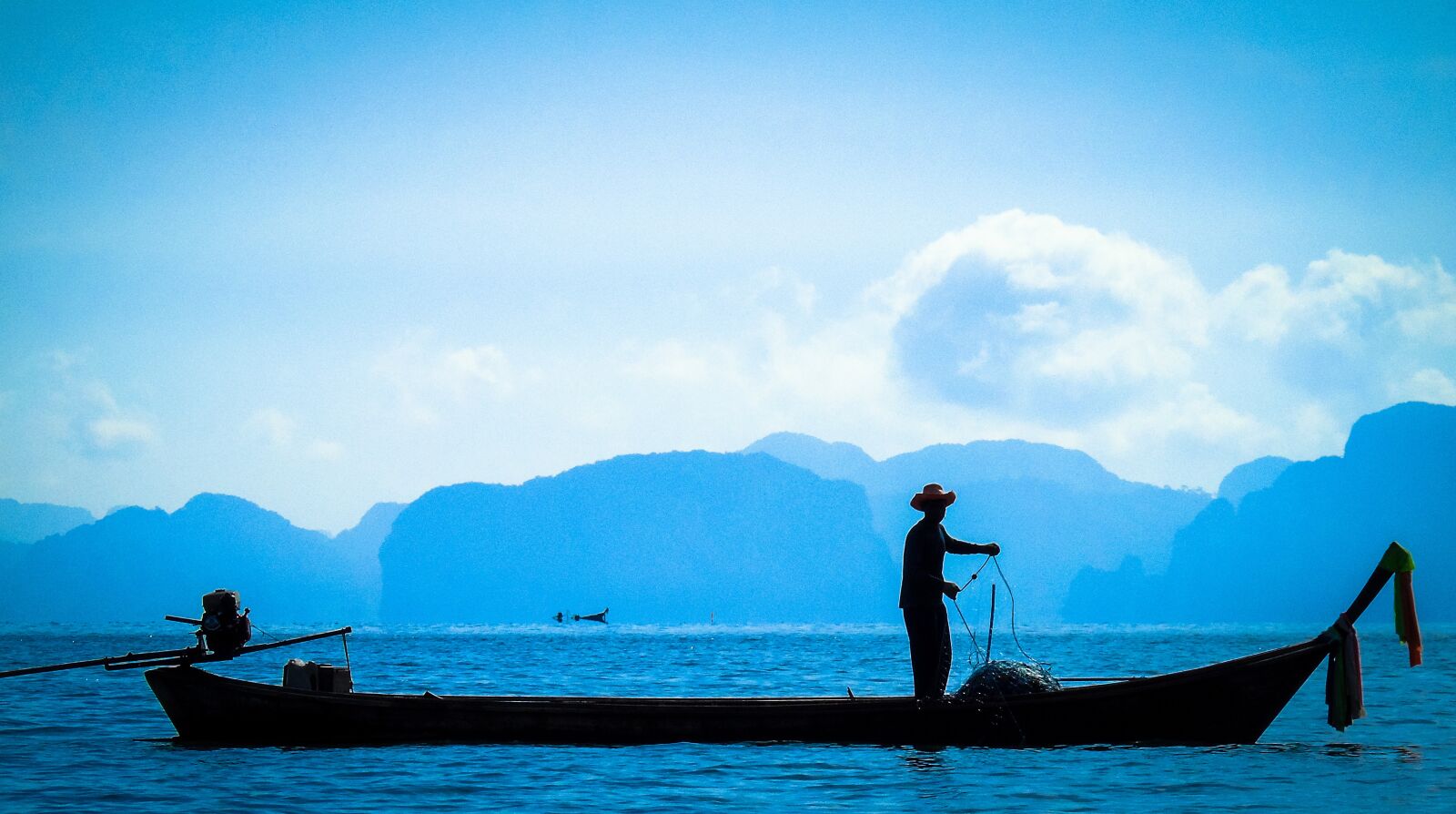 Sony Cyber-shot DSC-H400 sample photo. Fishing, alone, sea photography
