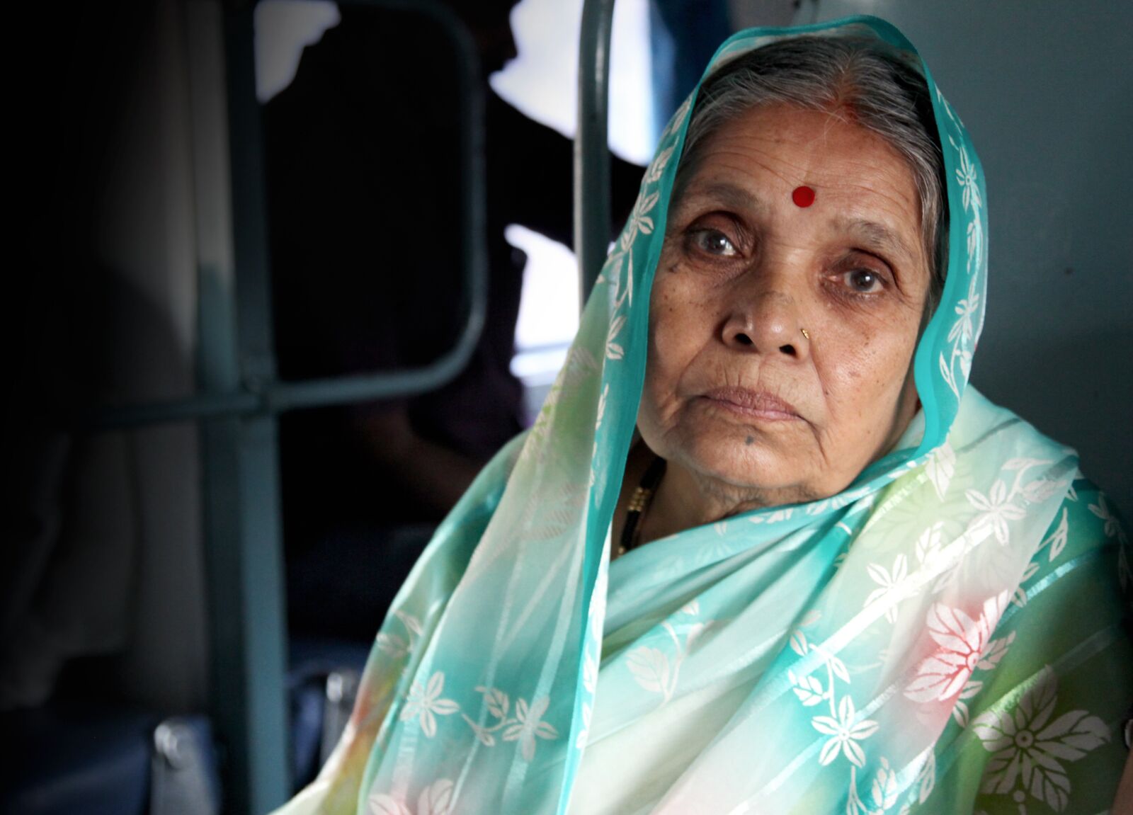 Canon EOS 5D Mark II sample photo. India, old women, old photography