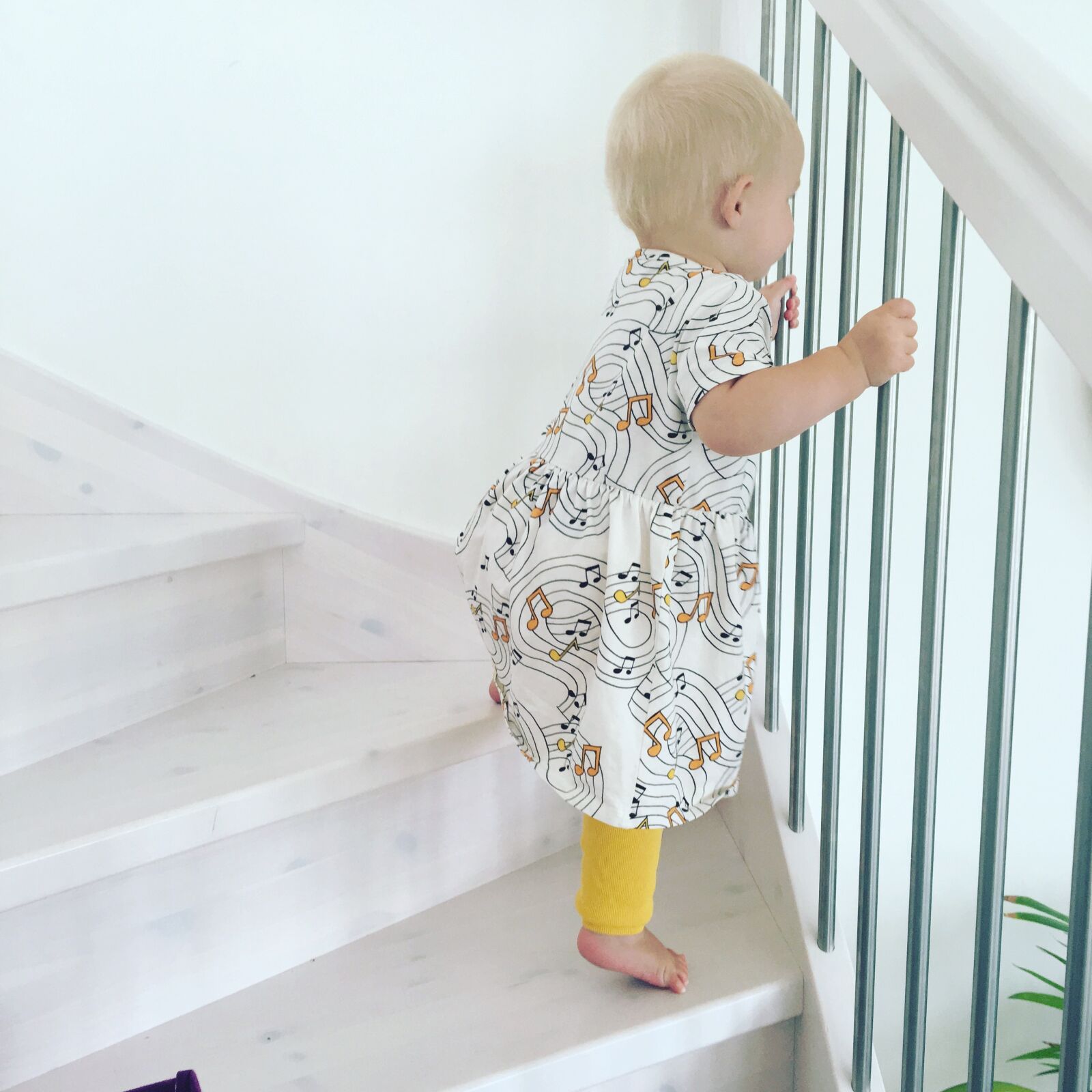 Apple iPhone 6s sample photo. Staircase, girl, children photography