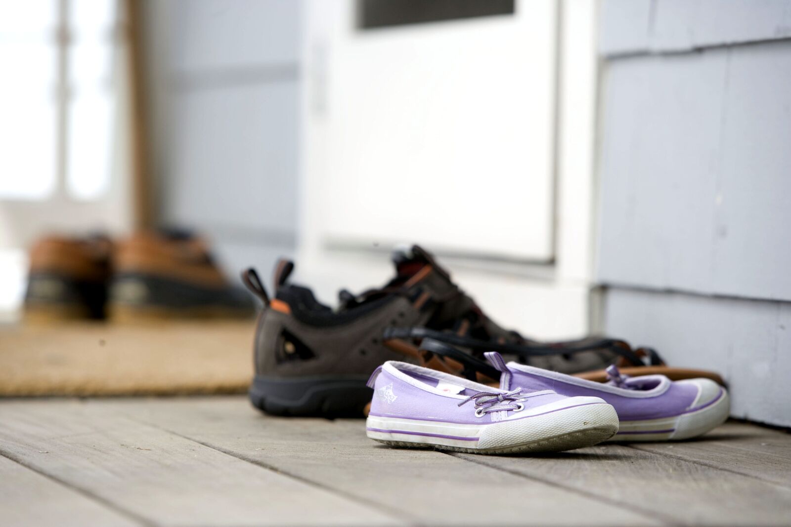 Canon EOS-1Ds Mark II sample photo. Shoes, front door, doormatt photography