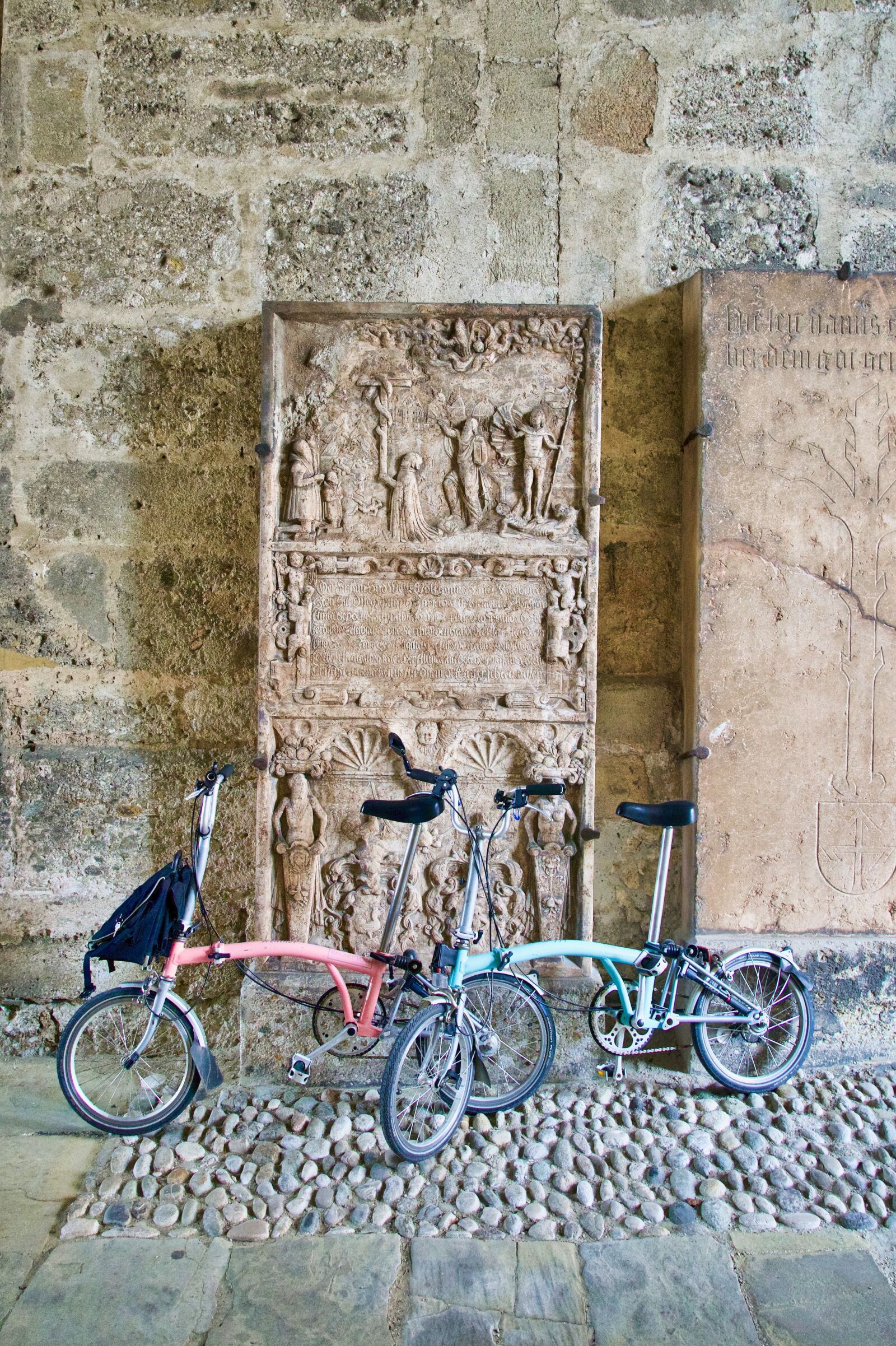 Sony a6500 sample photo. Monument, sculpture, bikes photography